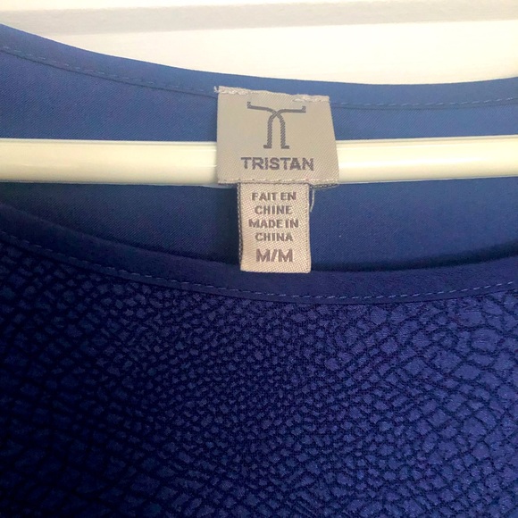 Blue polyester too with detailing, size M, really nice! - Picture 4 of 4